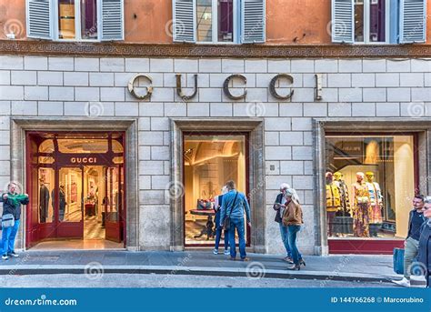 gucci store italy.